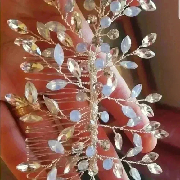 Luxury Bridal Crystal Hair Piece Comb - Picture 2 of 7